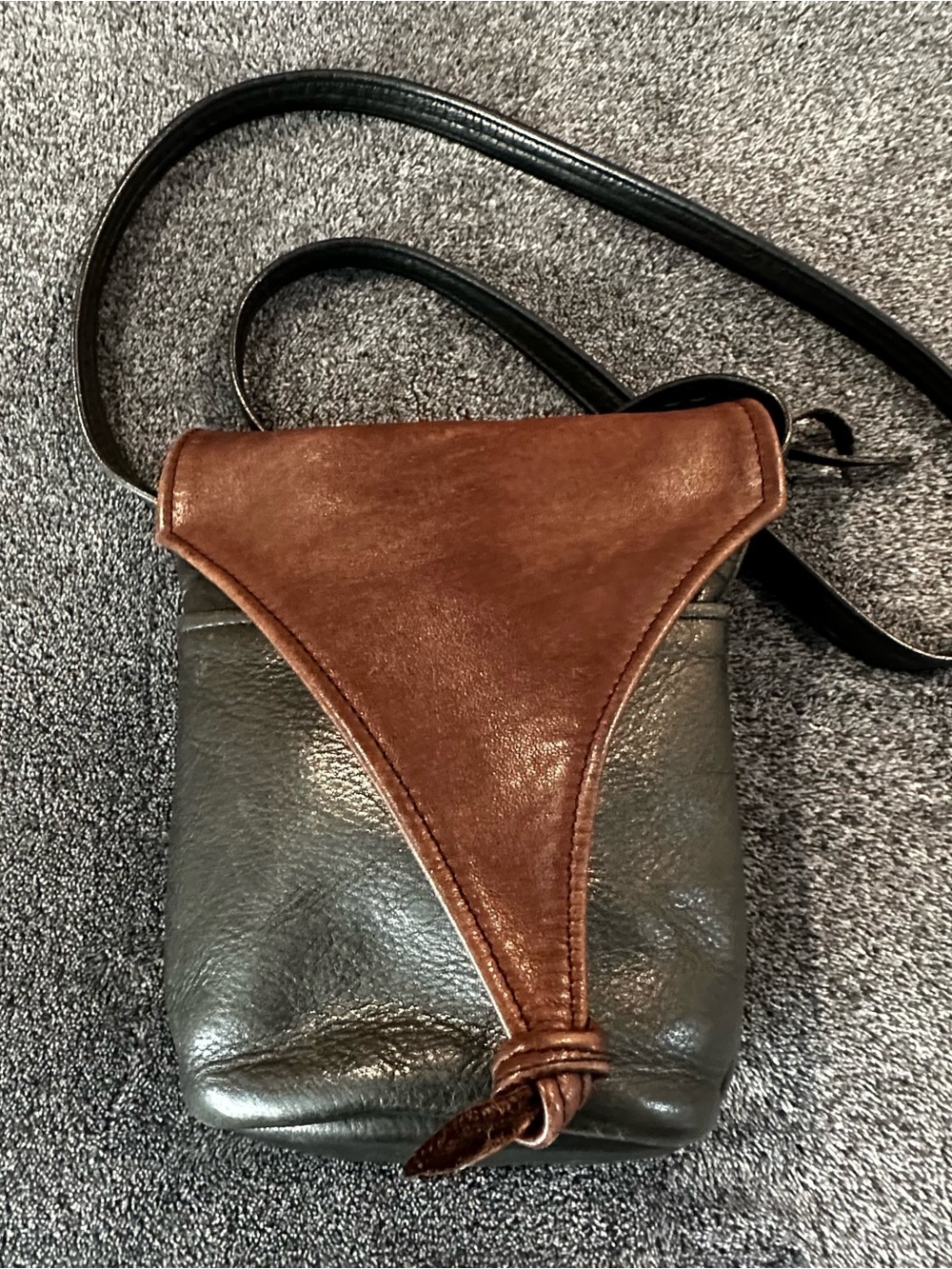 Handcrafted leather small crossbody purse